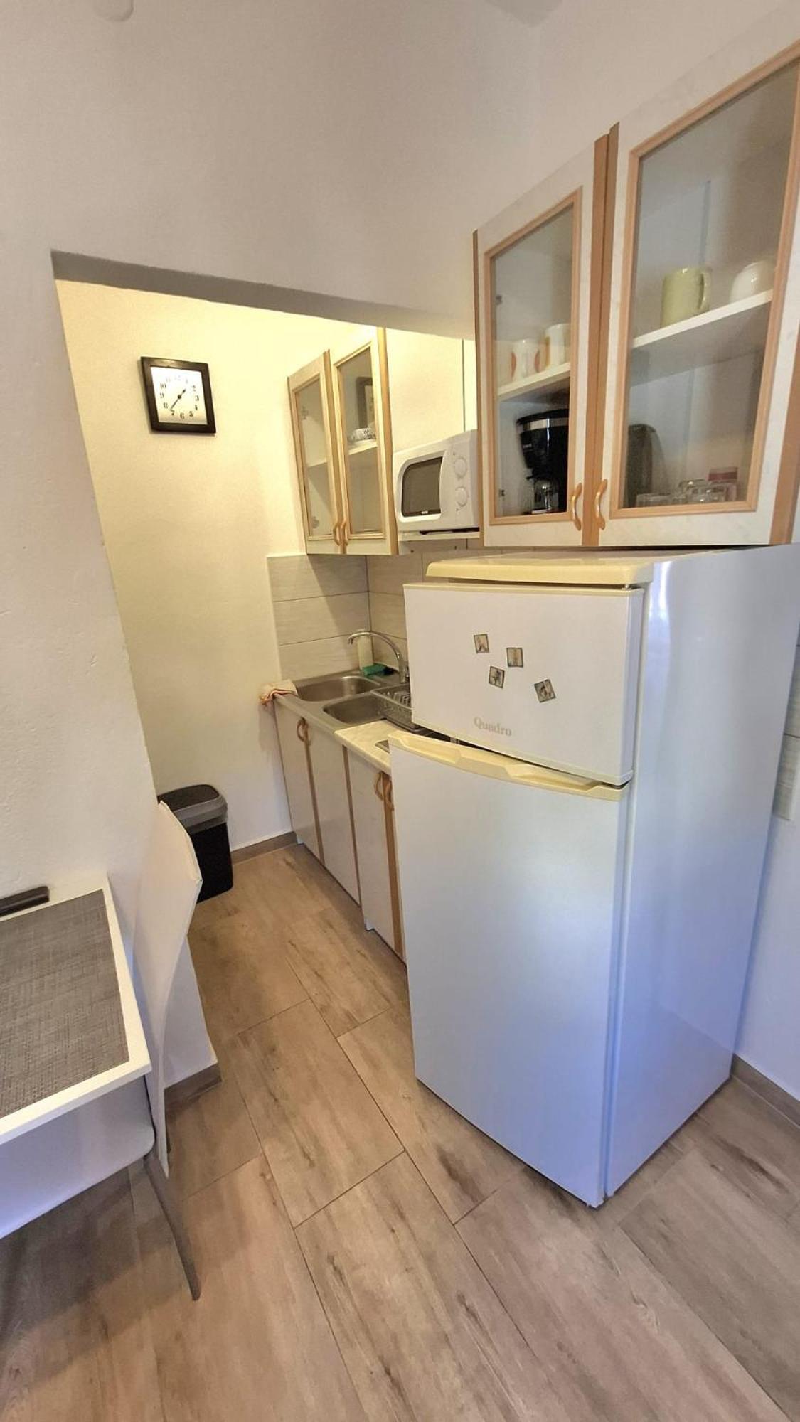 Guesthouse Martina Сень Экстерьер фото